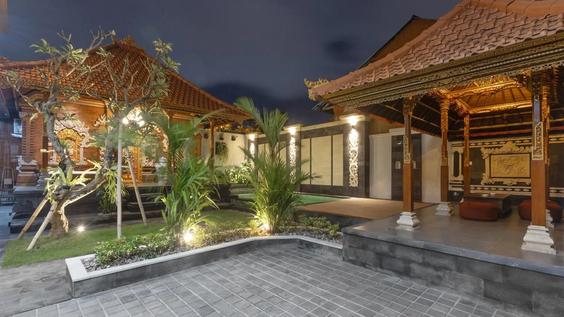 Imah Bali At Basangkasa Villa Seminyak  Seminyak (Bali)