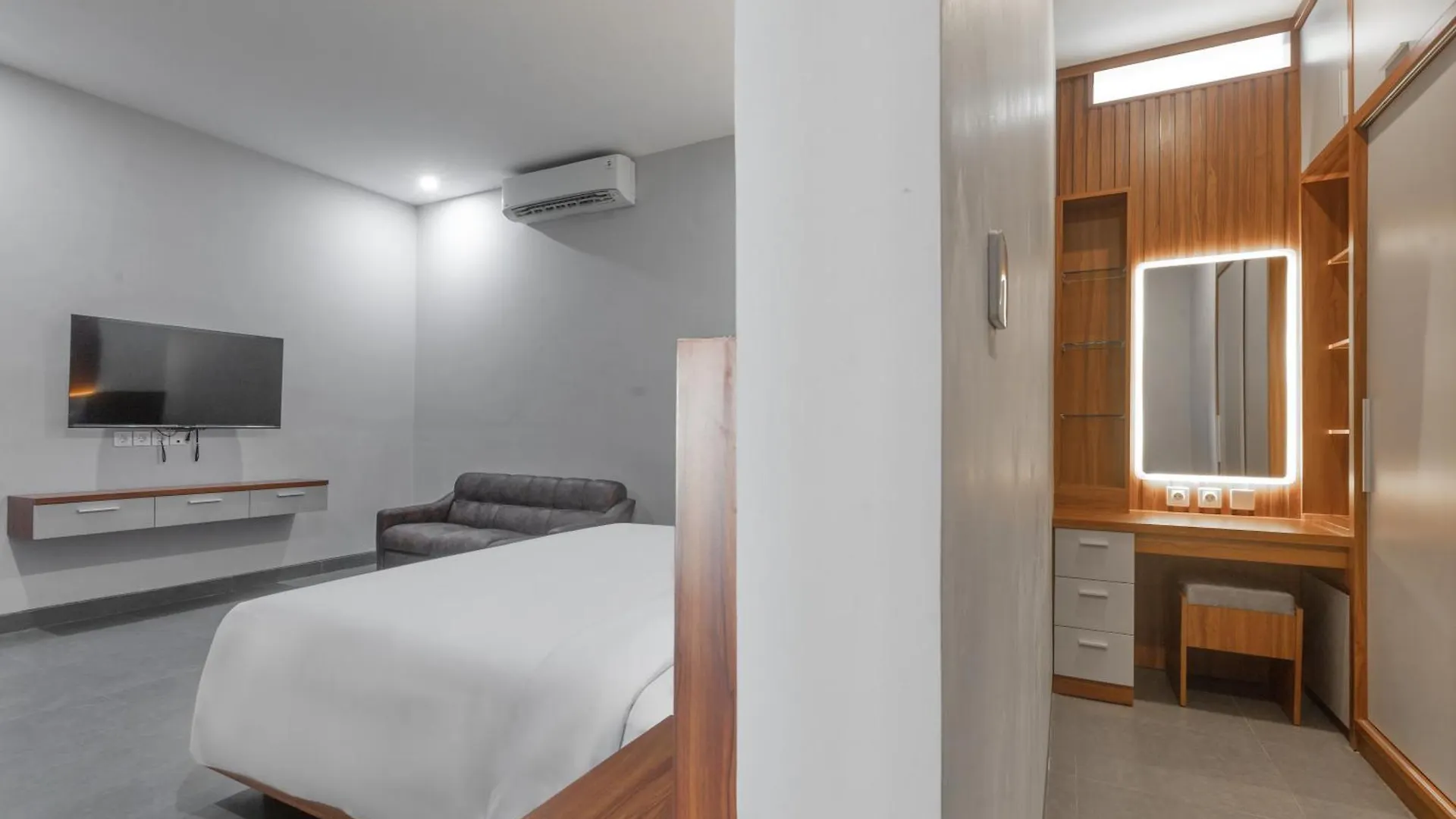 Imah Bali At Basangkasa Villa Seminyak   Seminyak (Bali)