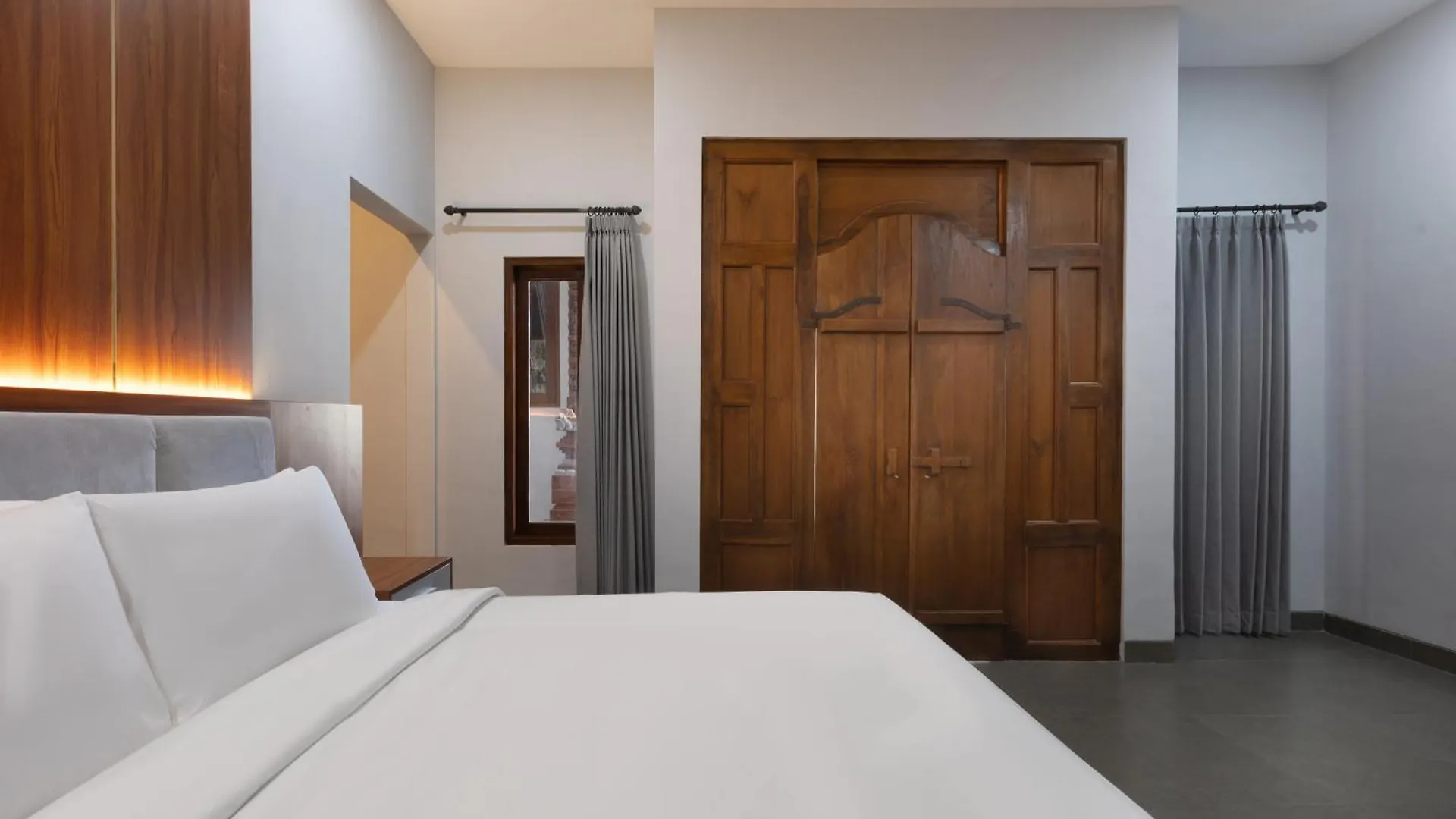 Imah Bali At Basangkasa Villa Seminyak