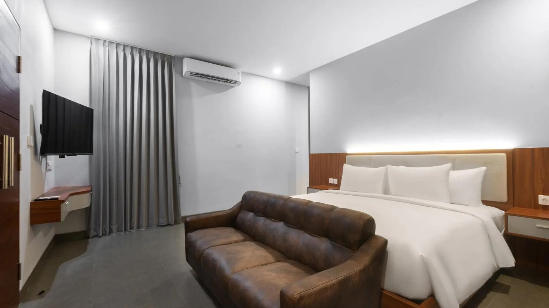 Imah Bali At Basangkasa Villa Seminyak
