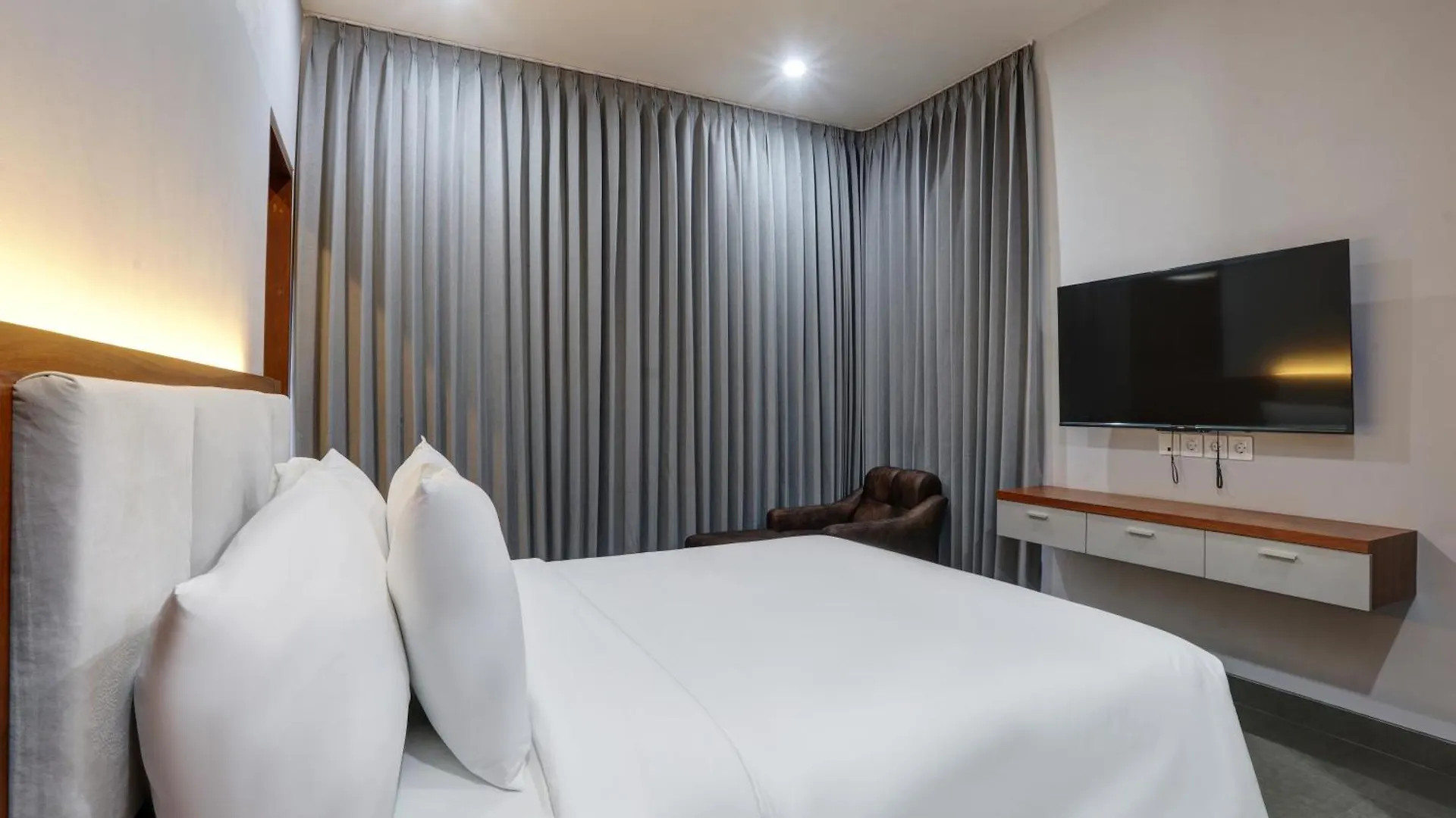 Imah Bali At Basangkasa Villa Seminyak